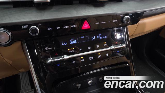 Kia Canival 2021 — photo 17