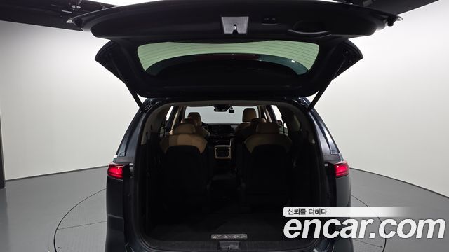Kia Canival 2021 — photo 20