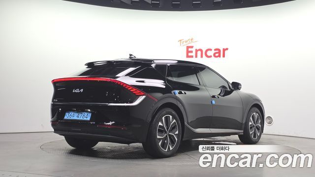 Kia EV6 2023 — photo 2
