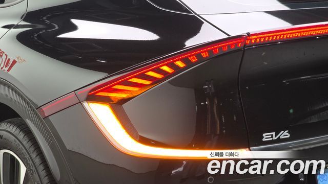 Kia EV6 2023 — photo 9