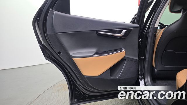 Kia EV6 2023 — photo 15