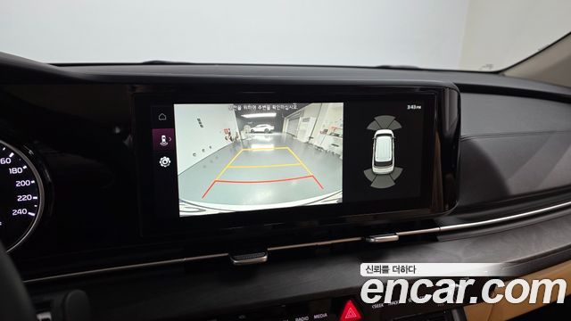Kia Canival 2023 — photo 20