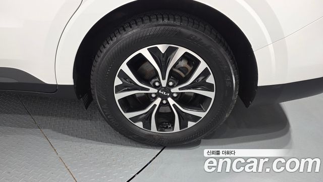 Kia Canival 2023 — photo 7