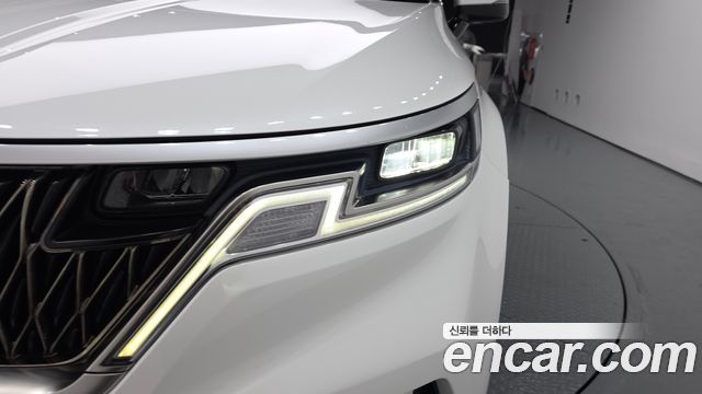 Kia Canival 2023 — photo 8