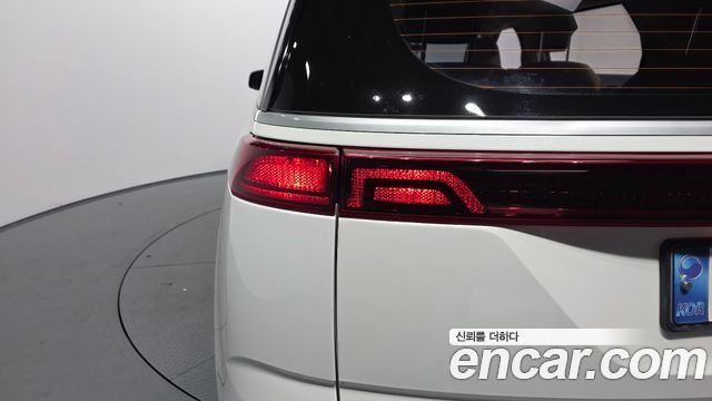 Kia Canival 2023 — photo 9