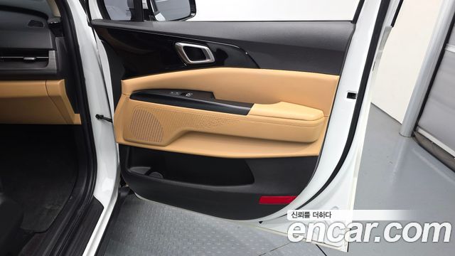 Kia Canival 2023 — photo 15