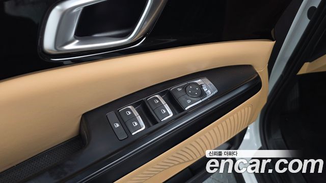 Kia Canival 2023 — photo 28