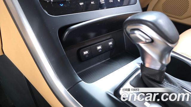Kia Canival 2023 — photo 30