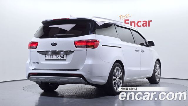 Kia Canival 2016 — photo 2