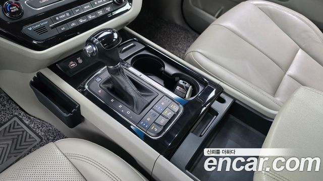 Kia Canival 2016 — photo 9