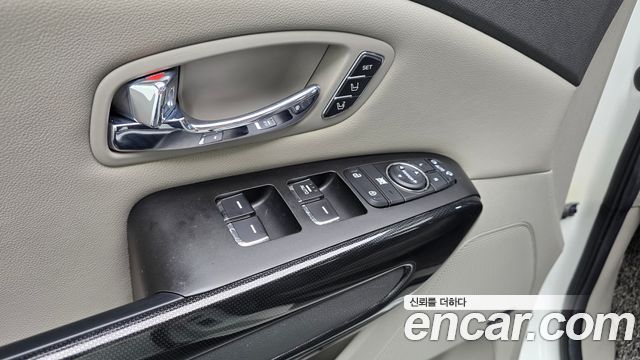 Kia Canival 2016 — photo 17