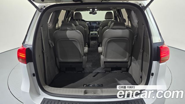 Kia Canival 2016 — photo 19