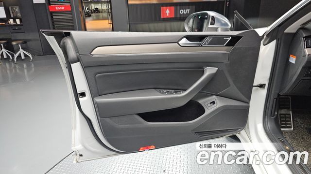 Volkswagen Arteon 2018 — photo 14