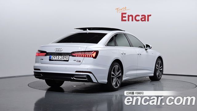 Audi A6 2022 — photo 2