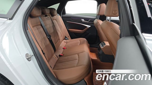 Audi A6 2022 — photo 17