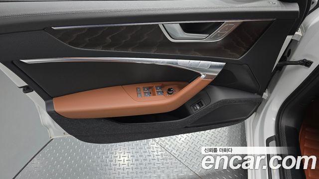 Audi A6 2022 — photo 14