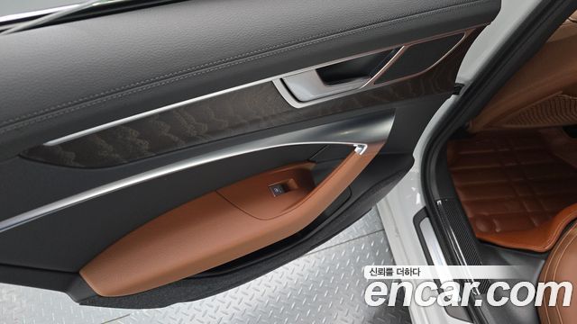 Audi A6 2022 — photo 15