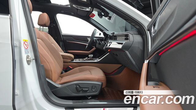 Audi A6 2022 — photo 16