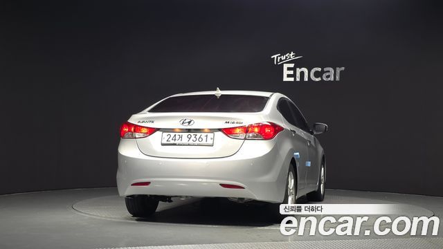 Hyundai AVANTE 2012 — photo 4