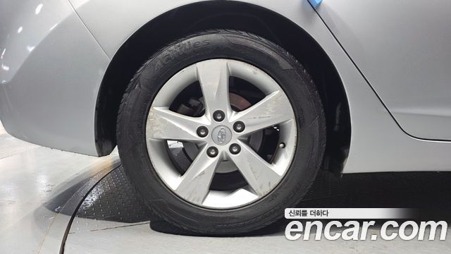 Hyundai AVANTE 2012 — photo 5