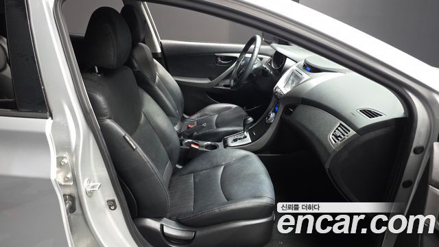 Hyundai AVANTE 2012 — photo 12