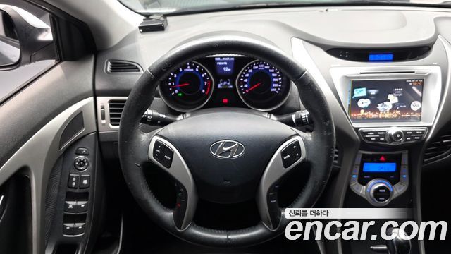Hyundai AVANTE 2012 — photo 13