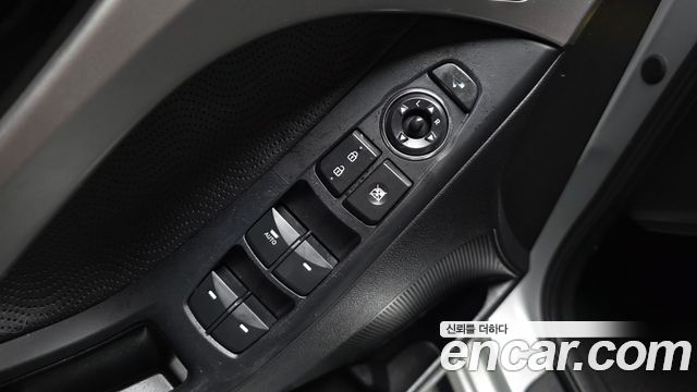 Hyundai AVANTE 2012 — photo 17