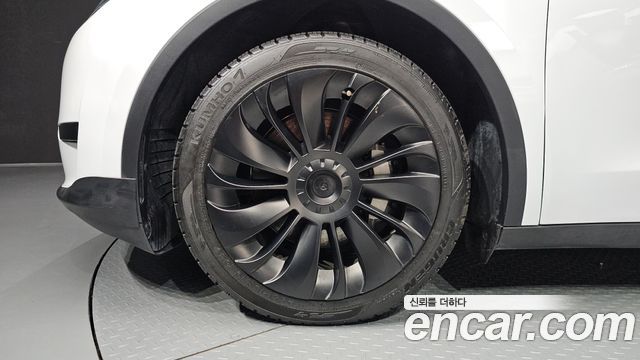 Tesla Model Y 2024 — photo 5
