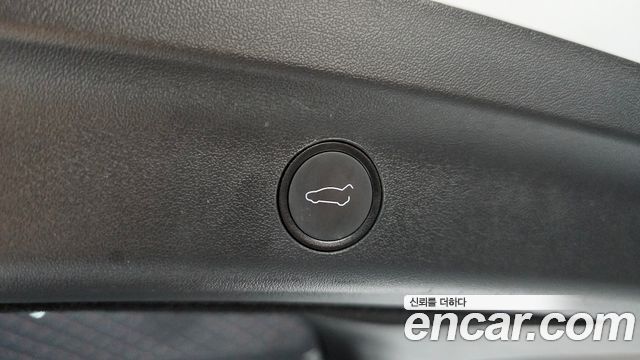 Tesla Model Y 2024 — photo 32