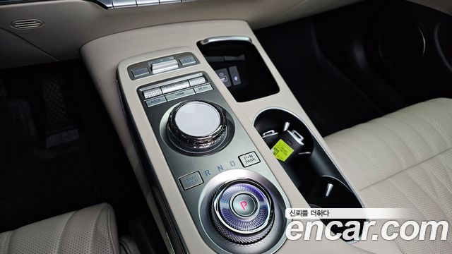 Genesis GV70 2024 — photo 12