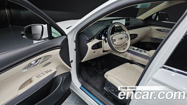 Genesis GV70 2024 — photo 13