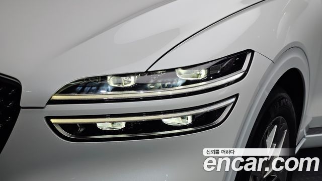 Genesis GV70 2024 — photo 8