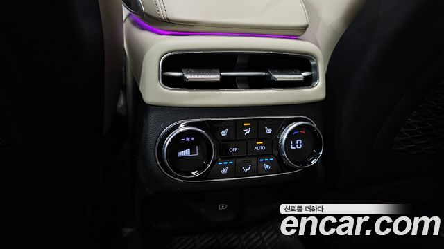 Genesis GV70 2024 — photo 30