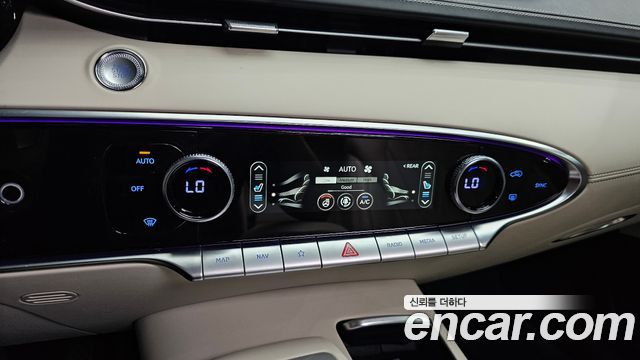 Genesis GV70 2024 — photo 32