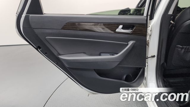Hyundai Sonata 2016 — photo 15