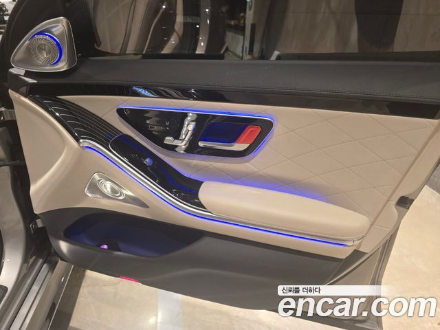Mercedes-Benz S-Class 2022 — photo 12