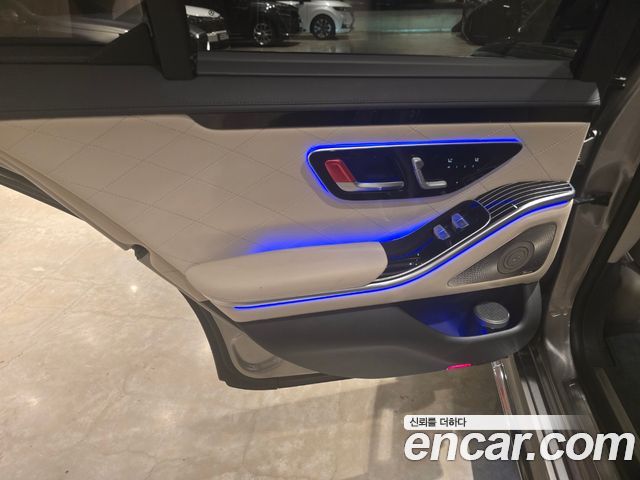 Mercedes-Benz S-Class 2022 — photo 16