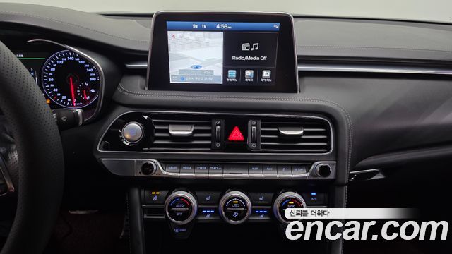 Genesis G70 2018 — photo 17