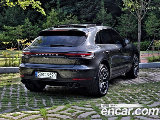 Porsche Macan 2021 — photo 2