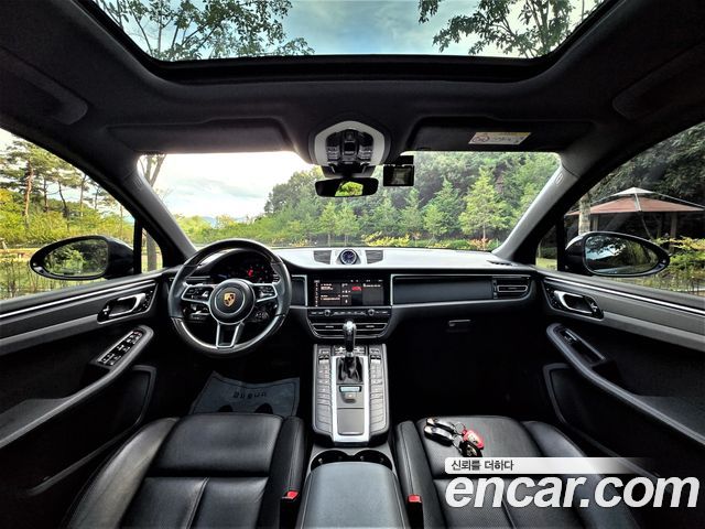 Porsche Macan 2021 — photo 7