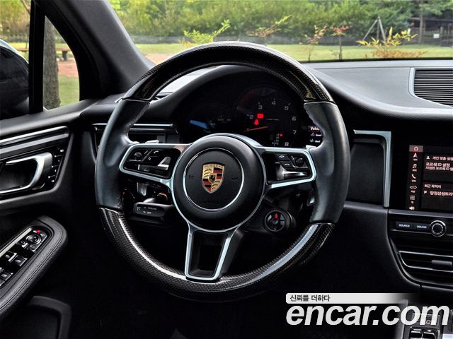 Porsche Macan 2021 — photo 12