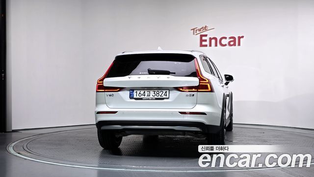 Volvo V60 2024 — photo 4