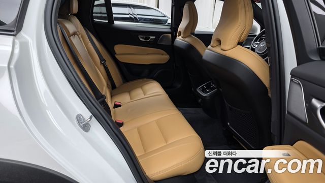 Volvo V60 2024 — photo 17
