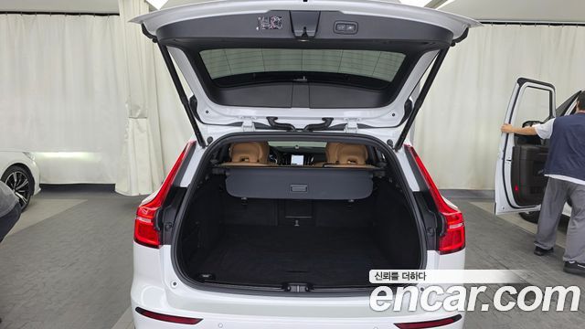 Volvo V60 2024 — photo 26