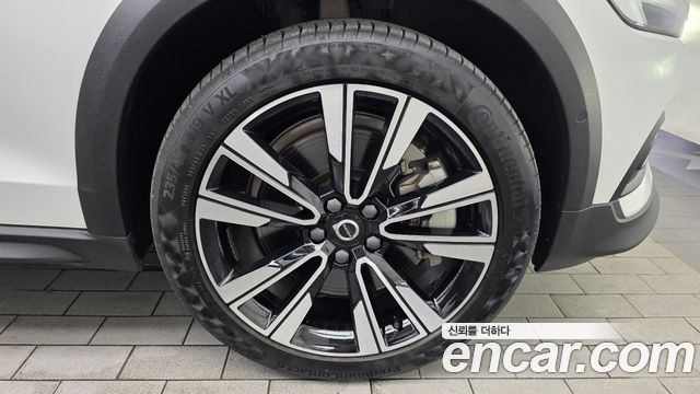 Volvo V60 2024 — photo 7