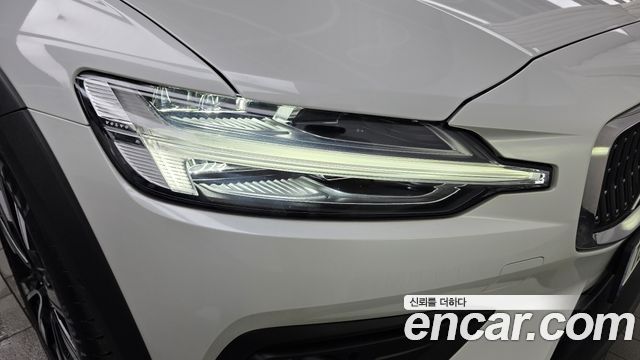 Volvo V60 2024 — photo 8