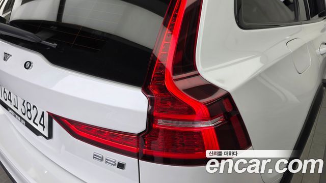 Volvo V60 2024 — photo 9