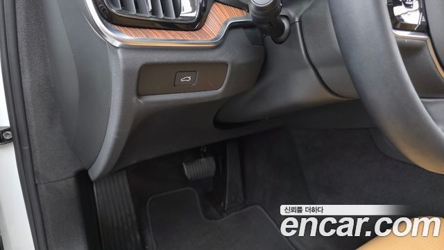Volvo V60 2024 — photo 33