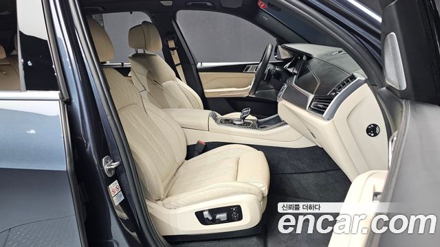 BMW X5 2021 — photo 11