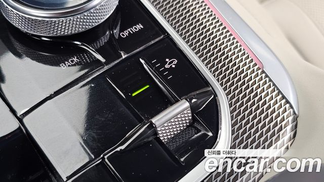 BMW X5 2021 — photo 18